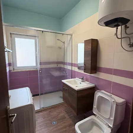 Shengjn Apartment